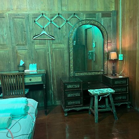 Tata Guesthouse Chiang Mai Buitenkant foto