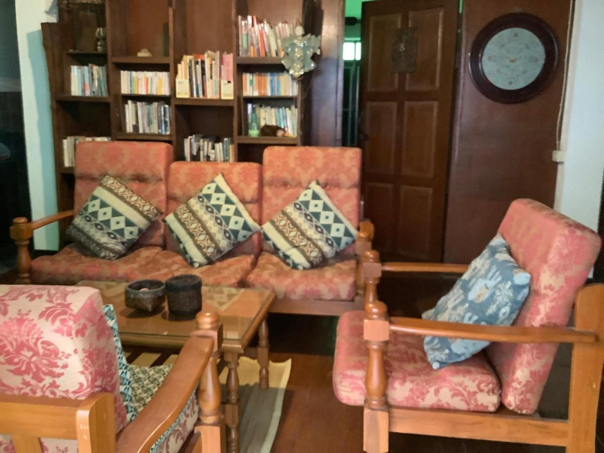 Tata Guesthouse Chiang Mai Buitenkant foto