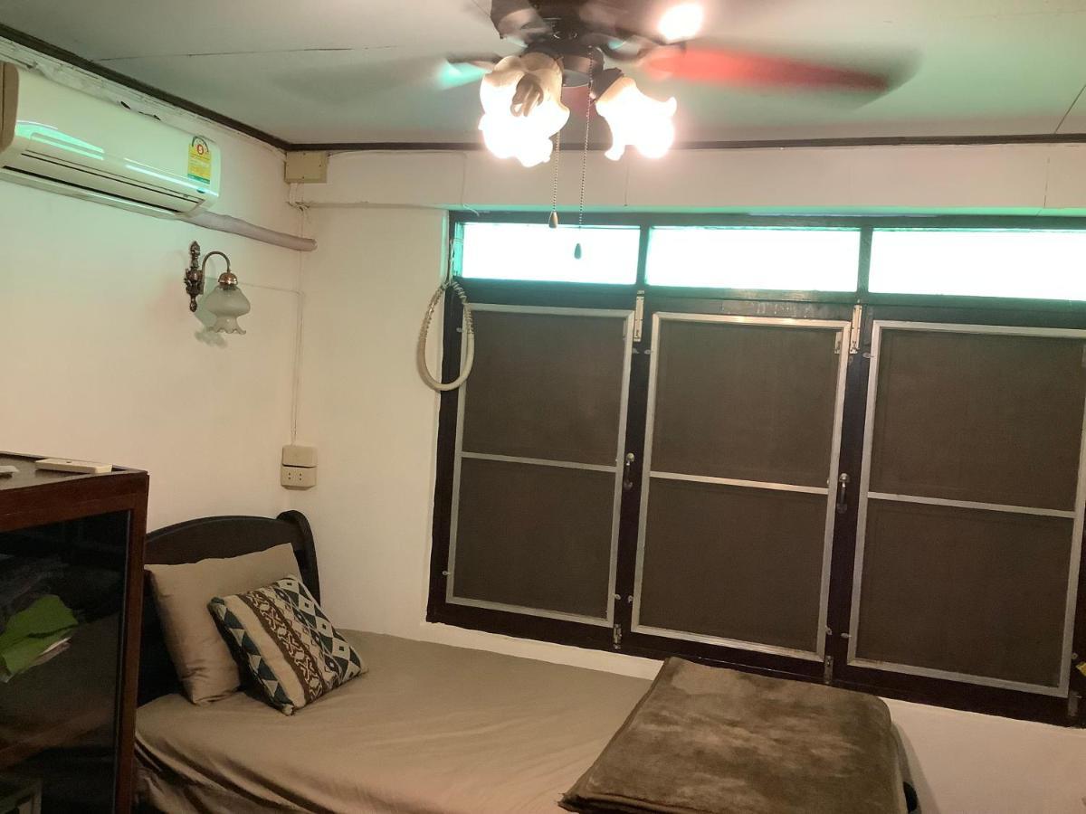 Tata Guesthouse Chiang Mai Buitenkant foto