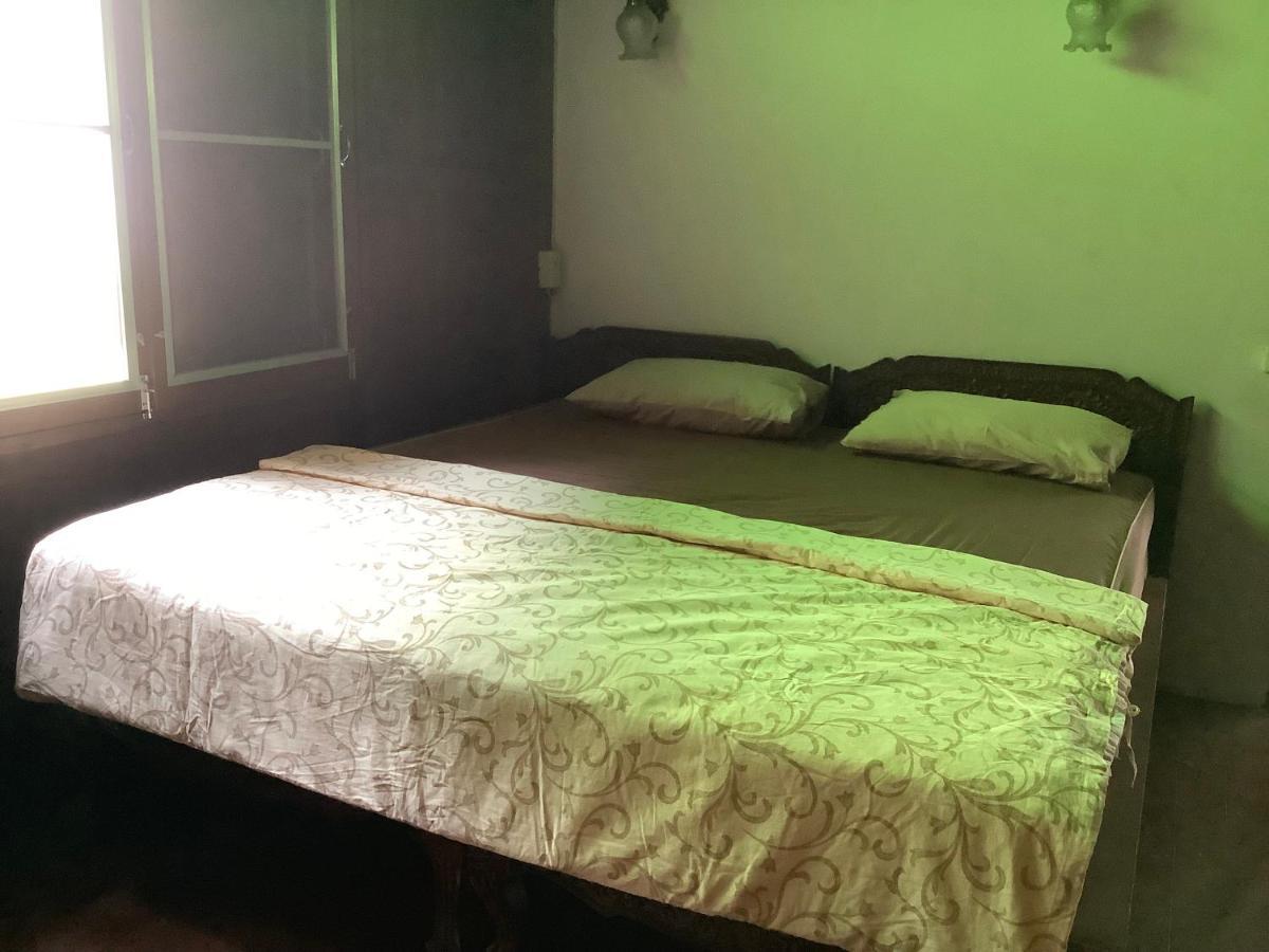 Tata Guesthouse Chiang Mai Buitenkant foto