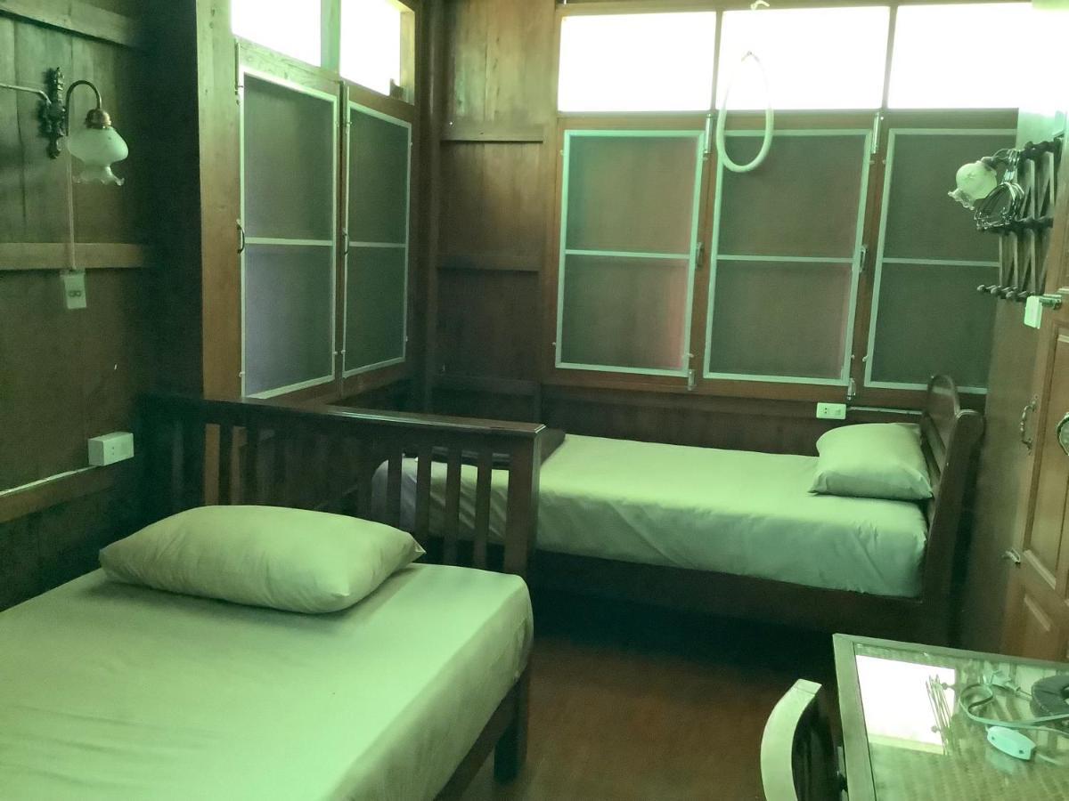Tata Guesthouse Chiang Mai Buitenkant foto
