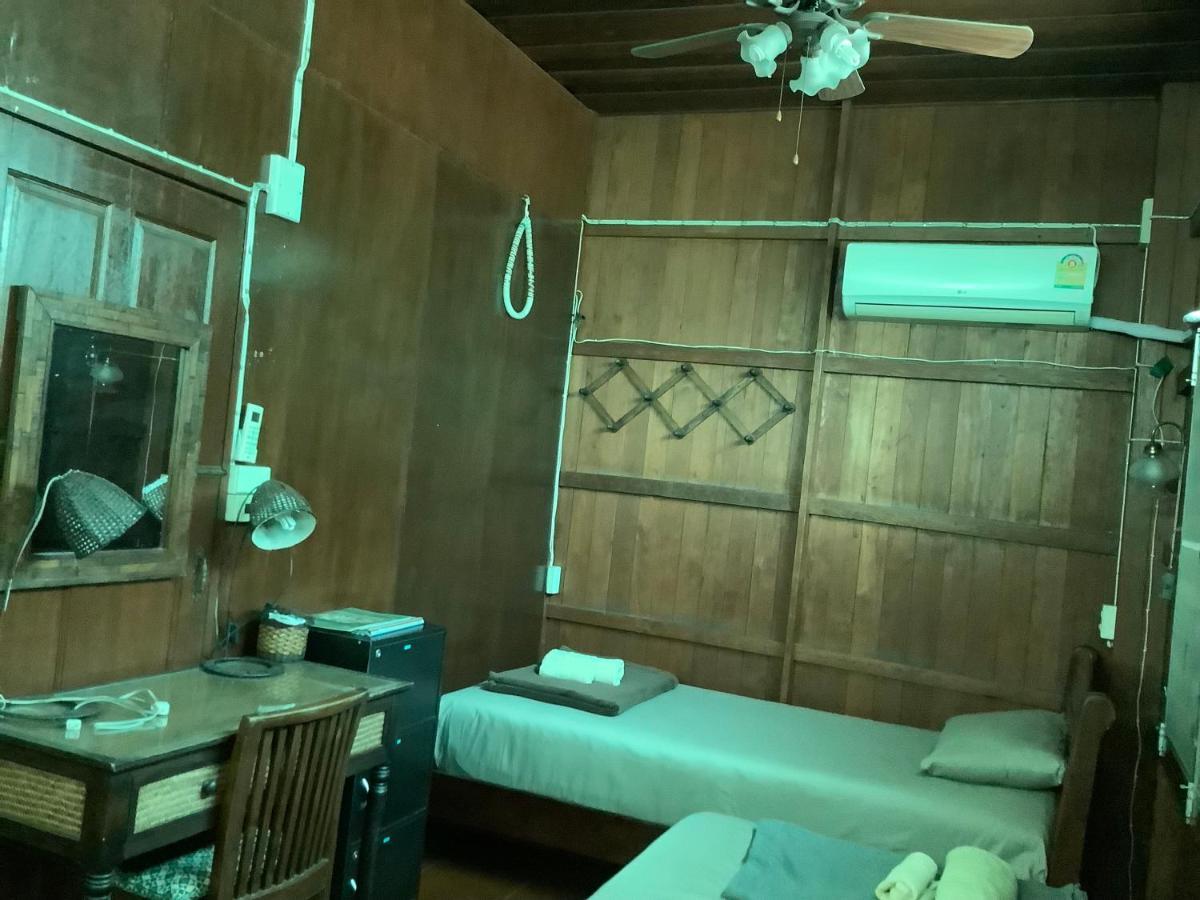 Tata Guesthouse Chiang Mai Buitenkant foto