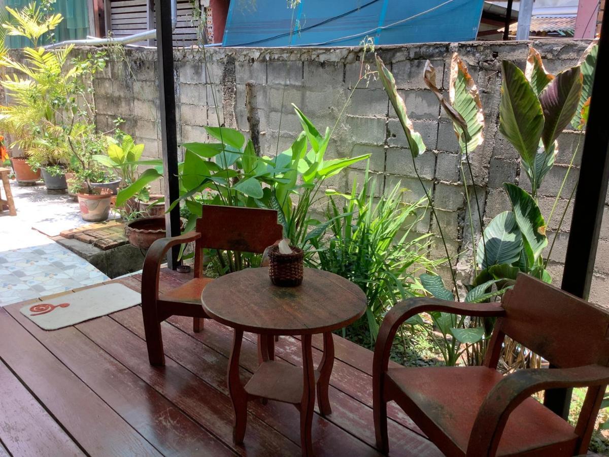 Tata Guesthouse Chiang Mai Buitenkant foto