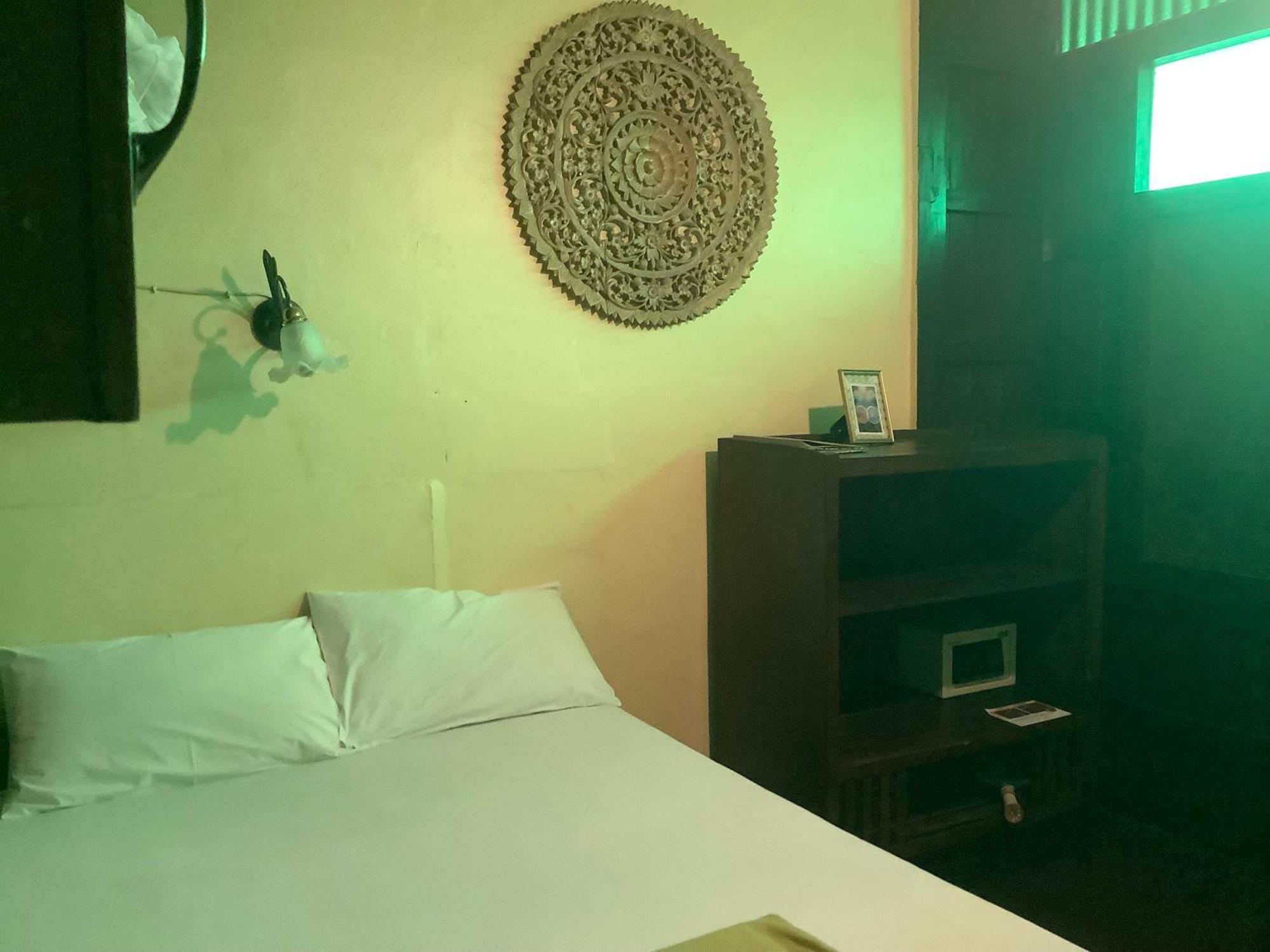 Tata Guesthouse Chiang Mai Buitenkant foto