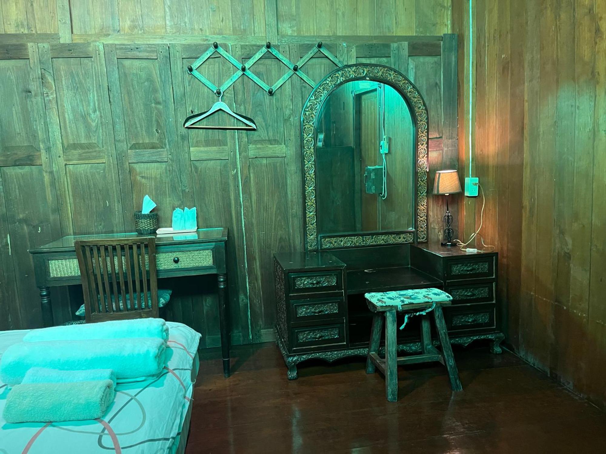 Tata Guesthouse Chiang Mai Buitenkant foto